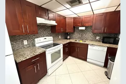 737 SE 1st Way #302, Deerfield Beach, FL 33441 - Photo 2