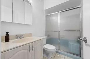 2679 S Parkview Dr Unit, Hallandale Beach, FL 33009 - Photo 22