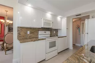 1200 St Charles Pl, Pembroke Pines, FL 33026 - Photo 12