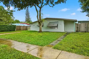 5711 SW 37 Ct, Davie, FL 33314 - Photo 4