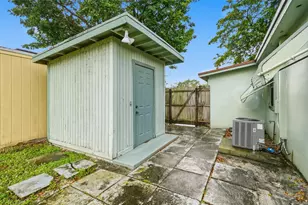 5711 SW 37 Ct, Davie, FL 33314 - Photo 16