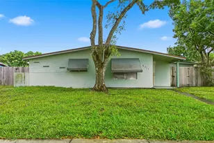 5711 SW 37 Ct, Davie, FL 33314 - Photo 2