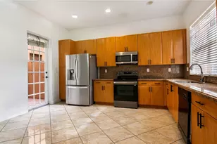 1061 SW 147th Ter, Hollywood, FL 33027 - Photo 10