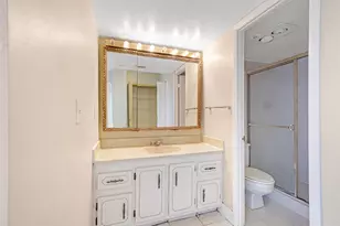 1300 St Charles Pl, Pembroke Pines, FL 33026 - Photo 14