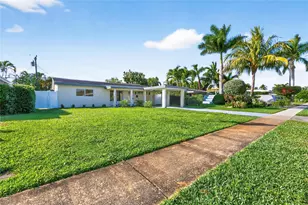 4751 NE 4th Ave, Oakland Park, FL 33334 - Photo 2