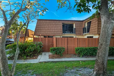 9101 SW 19th Place #B, Davie, FL 33324 - Photo 1