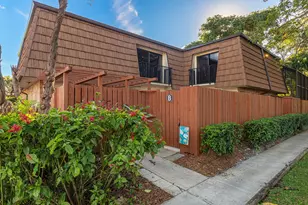 9101 SW 19th Pl, Davie, FL 33324 - Photo 2