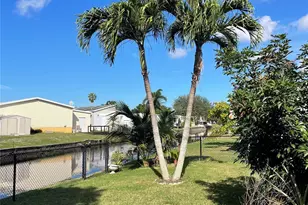 2341 SW 84th Ave, Davie, FL 33324 - Photo 16