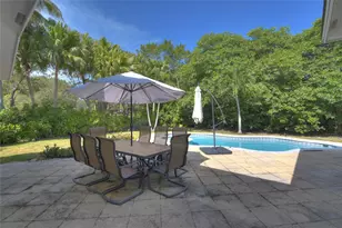 1125 Waterside Cir, Weston, FL 33327 - Photo 10