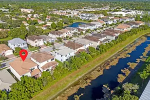 8870 NW 37th Dr, Coral Springs, FL 33065 - Photo 22