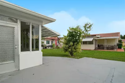 4510 NW 49th Drive, Tamarac, FL 33319 - Photo 6