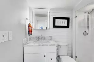 2409 NE 19th Ave, Wilton Manors, FL 33305 - Photo 12