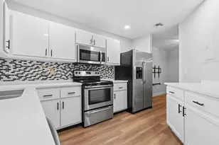 2105 W Discovery Cir W, Deerfield Beach, FL 33442 - Photo 10