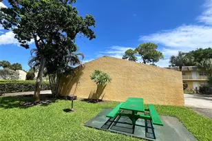 5186 NE 6th Ave, Oakland Park, FL 33334 - Photo 22