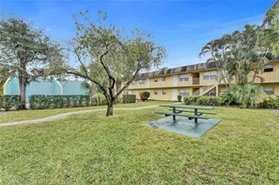 5186 NE 6th Ave, Oakland Park, FL 33334 - Photo 24