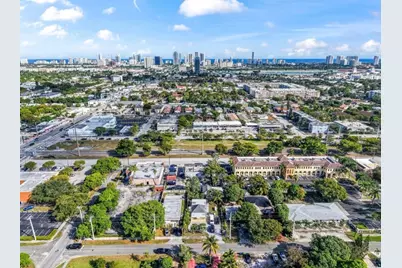 117 SW 1st Avenue, Hallandale Beach, FL 33009 - Photo 6