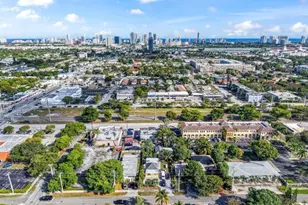 117 SW 1st Ave, Hallandale Beach, FL 33009 - Photo 6