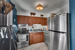 380 NW 47th Ct, Fort Lauderdale, FL 33309 - Photo 8