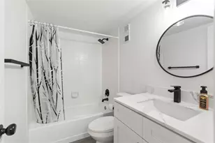 2232 N Cypress Bend Dr, Pompano Beach, FL 33069 - Photo 16