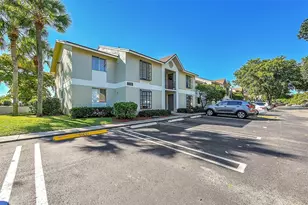 719 Gardens Dr, Pompano Beach, FL 33069 - Photo 2