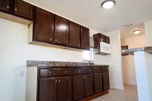 561 SW 14th St, Belle Glade, FL 33430 - Photo 8