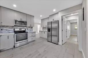 1004 Johnson St, Hollywood, FL 33019 - Photo 18