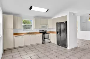 15817 NW 4th Ct, Pembroke Pines, FL 33028 - Photo 6