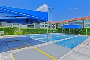 9511 N Hollybrook Lake Dr, Pembroke Pines, FL 33025 - Photo 38