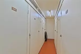 9511 N Hollybrook Lake Dr, Pembroke Pines, FL 33025 - Photo 32