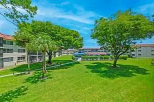 9511 N Hollybrook Lake Dr, Pembroke Pines, FL 33025 - Photo 28