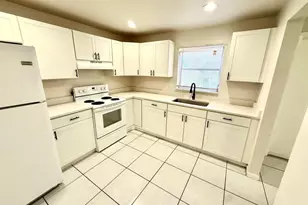 3880 Woodside Dr, Coral Springs, FL 33065 - Photo 2