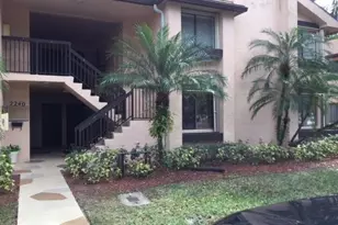 2240 SW 92nd Ter, Davie, FL 33324 - Photo 2