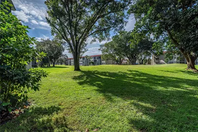 8901 S Hollybrook Boulevard #201, Pembroke Pines, FL 33025 - Photo 16