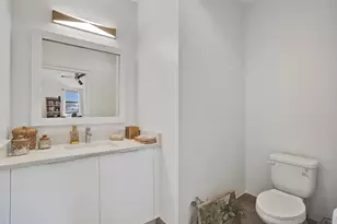 233 NE 11th St, Fort Lauderdale, FL 33304 - Photo 12