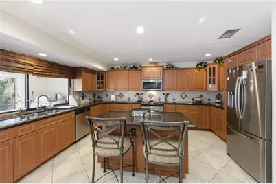 11060 Lakeview Drive, Coral Springs, FL 33071 - Photo 14