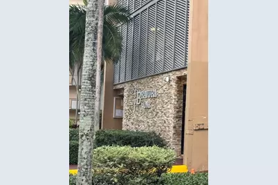 3301 N Country Club Drive #506, Miami, FL 33180 - Photo 6