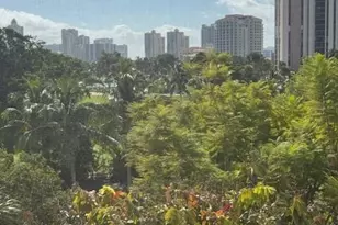 3301 N Country Club Dr, Miami, FL 33180 - Photo 20