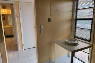 3301 N Country Club Dr, Aventura, FL 33180 - Photo 14