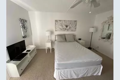 3301 N Country Club Drive #506, Miami, FL 33180 - Photo 12