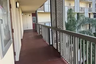 3301 N Country Club Dr, Miami, FL 33180 - Photo 8