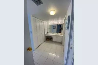 3301 N Country Club Drive #506, Miami, FL 33180 - Photo 14