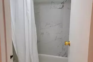 3301 N Country Club Dr, Aventura, FL 33180 - Photo 24