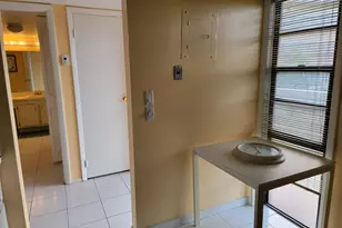 3301 N Country Club Dr, Aventura, FL 33180 - Photo 12