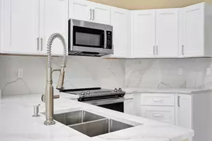 8452 NW 47th St, Coral Springs, FL 33067 - Photo 4