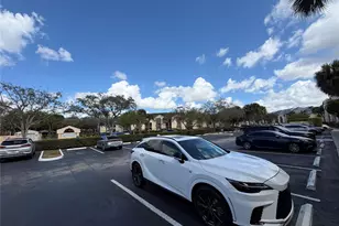 7610 Westwood Dr, Tamarac, FL 33321 - Photo 4