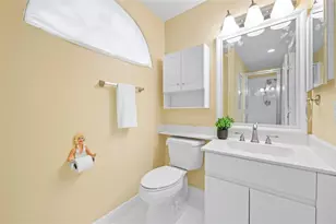 608 Misty Oaks Ln, Pompano Beach, FL 33069 - Photo 32