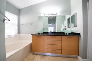 160 NW 166th Ave, Pembroke Pines, FL 33028 - Photo 10