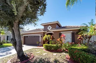 160 NW 166th Ave, Pembroke Pines, FL 33028 - Photo 1