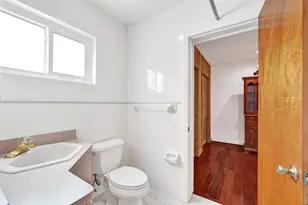 4731 NE 13th Ave, Oakland Park, FL 33334 - Photo 18