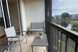 7940 NW 50th St, Lauderhill, FL 33351 - Photo 12